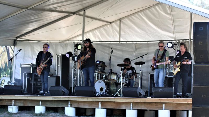 Country on Keppel 2