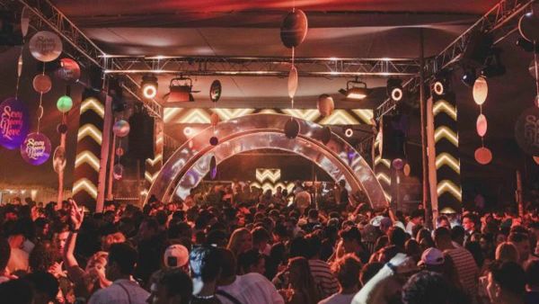 Sexy Groovy Love: New Year's Day