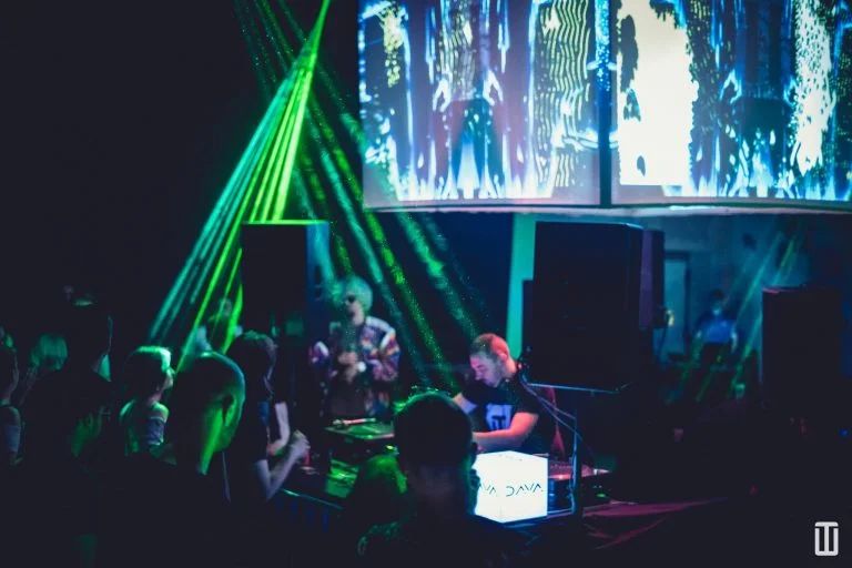 Techno Wall 2