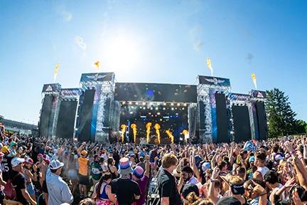 Indy 500 Snake Pit - Festival Abroad