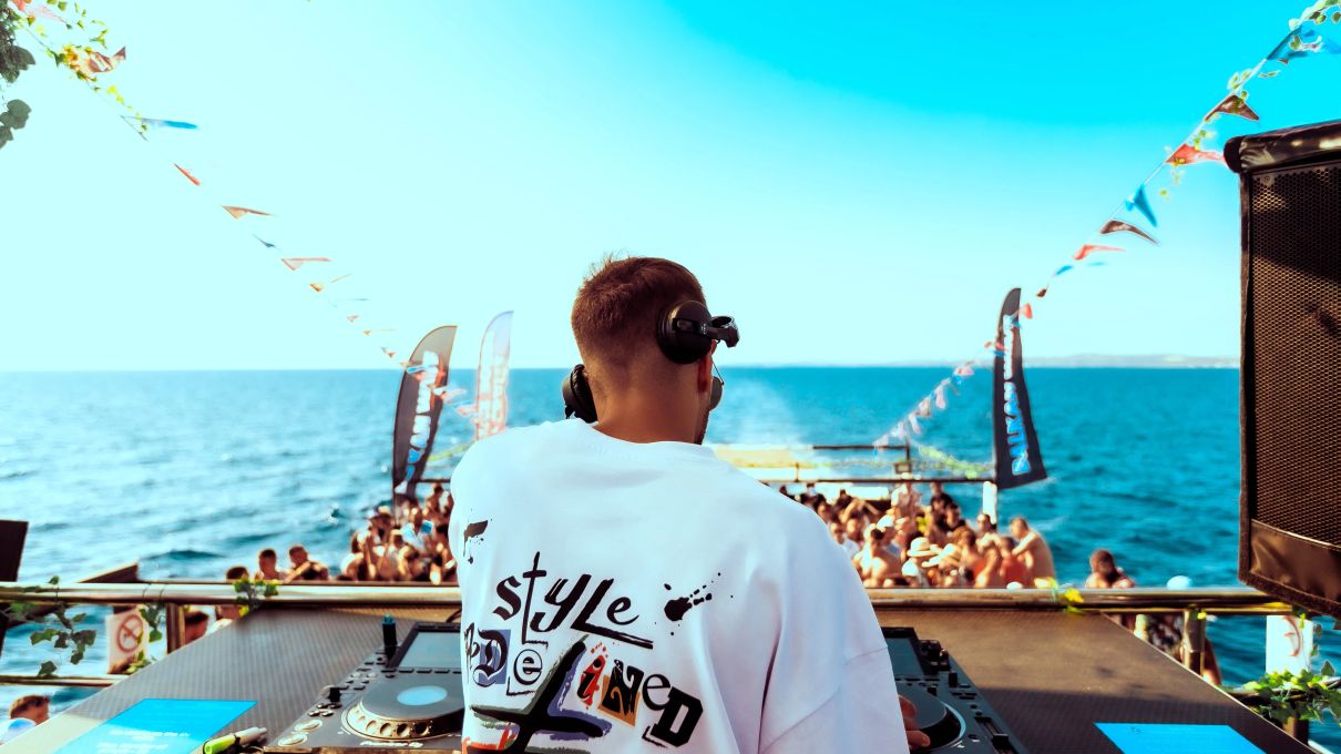Wave & Dance 3