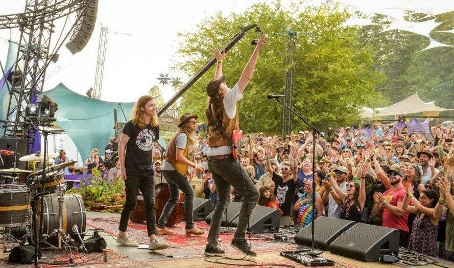 Live from the Rock Folk Festival (formerly Red Rock)