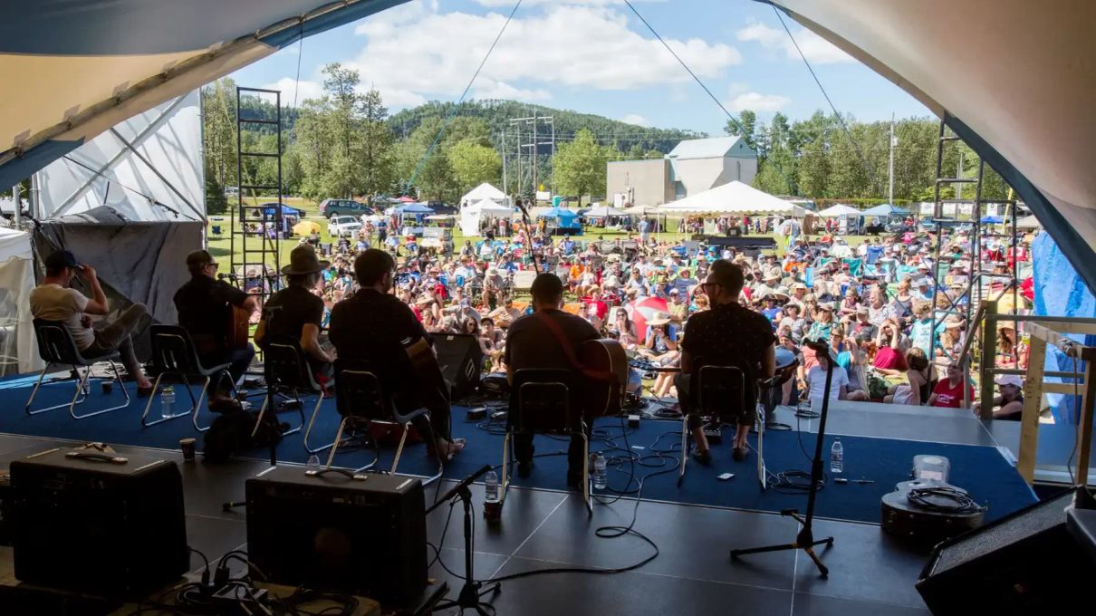 Live from the Rock Folk Festival (formerly Red Rock) 2